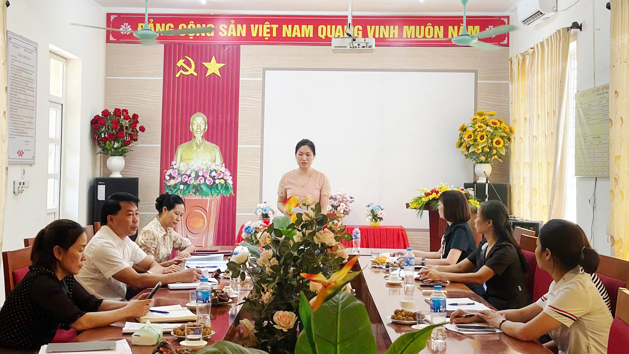 BAN KINH TẾ - NGÂN SÁCH HĐND XÃ TAM NÔNG GIÁM SÁT CÔNG TÁC GIÁO DỤC VÀ QUẢN LÝ TÀI CHÍNH TẠI CÁC TRƯỜNG HỌC NĂM HỌC 2025 - 2026.