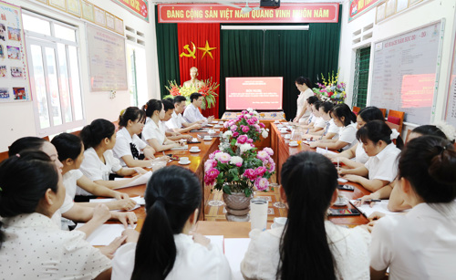 Toàn cảnh buổi làm việc tại Trường Mầm non Hồng Đà