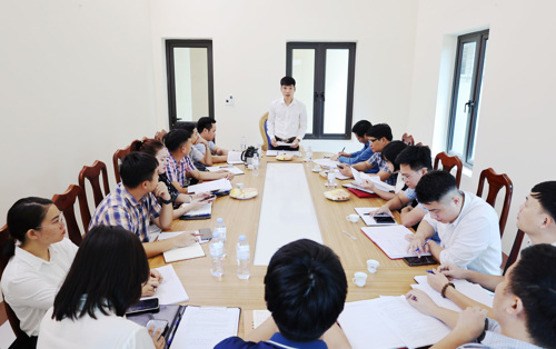 Toàn cảnh buổi sinh hoạt chi bộ Chi nhánh Văn phòng ĐKĐĐ Tam Nông