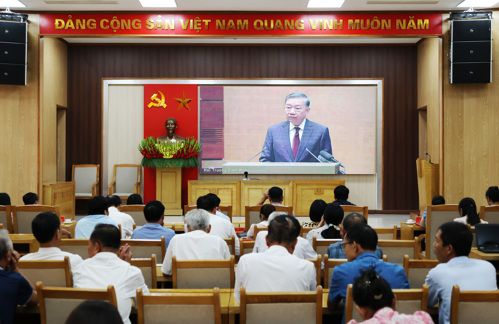 Điểm cầu xã Tam Nông tham gia hội nghị trực tuyến