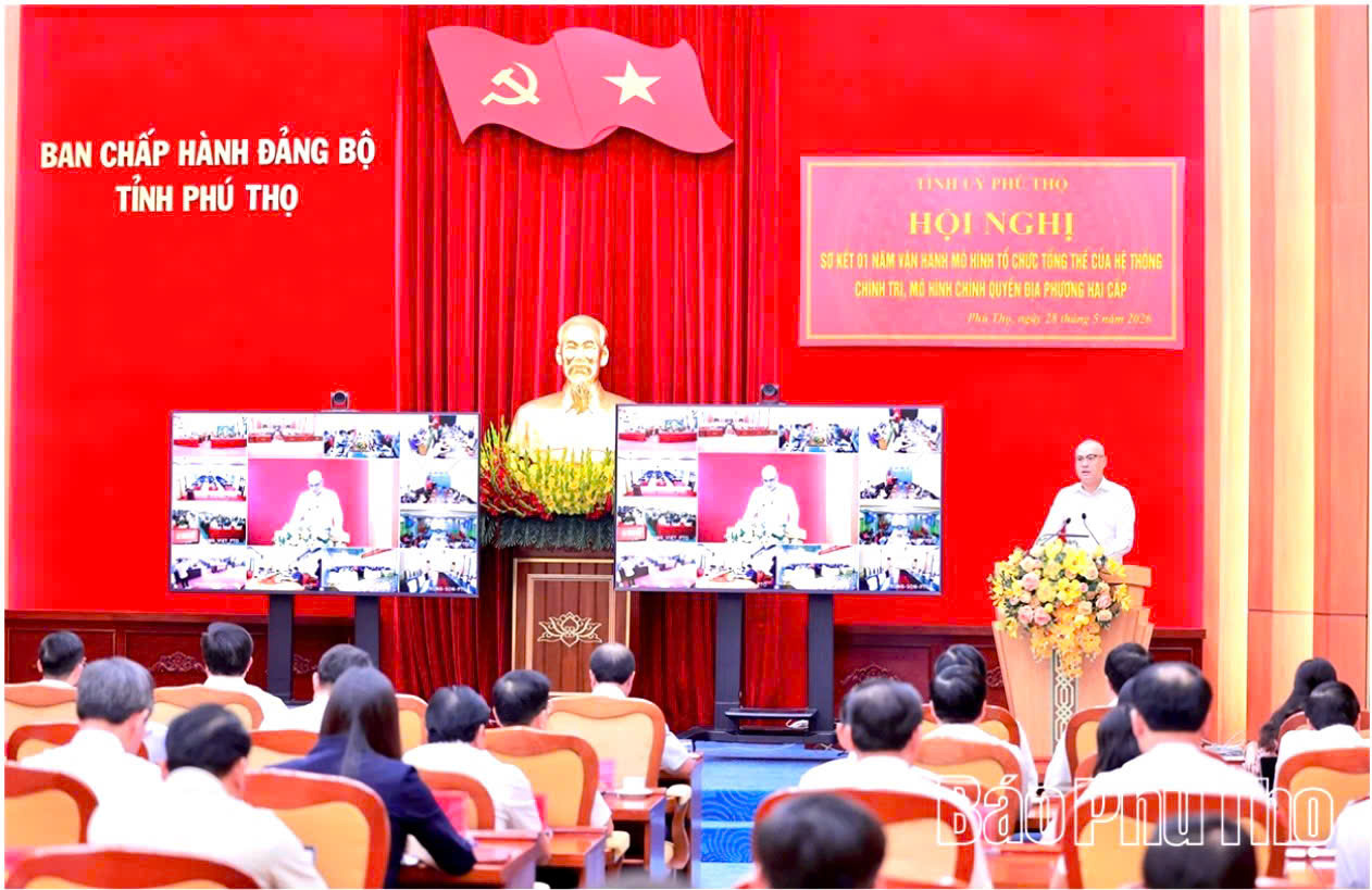 Điểm cầu xã Tam Nông tham gia hội nghị sơ kết một năm vận hành mô hình chính quyền địa phương 2 cấp của tỉnh Phú Thọ.