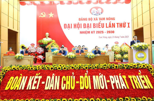 Đồng chí Bùi Đình Thi - Ủy viên Ban Thường vụ, Trưởng Ban Tổ chức Tỉnh ủy Phú Thọ phát biểu chỉ đạo