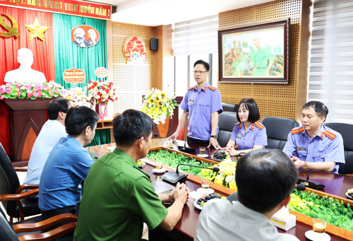 Đồng chí Trần Văn Hồng - Viện Trưởng VKSND Khu vực IV Phú Thọ phát biểu cảm ơn