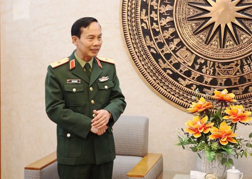 Đồng chí Trần Văn Bắc - UVBCH Trung ương Đảng, Thiếu tướng - Tư lệnh Quân khu II  phát biểu chỉ đạo