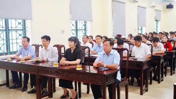 Khai giảng lớp bồi dưỡng nghiệp vụ công tác Đảng dành cho Bí thư và cấp uỷ viên cơ sở năm 2025.
