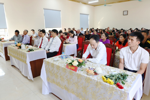 Các đại biểu tham dự ngày hội tại khu dân cư số 7 Tân Hưng xã Tam Nông