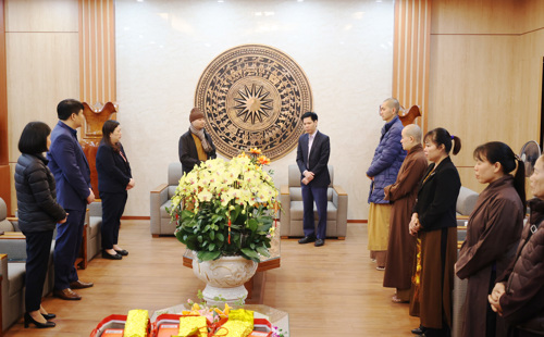 Ban đại diện Giáo hội Phật giáo Việt Nam xã thăm, chúc Tết xã Tam Nông.