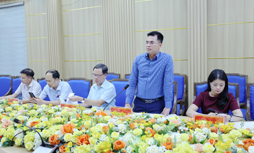 Lãnh đạo Phòng Kinh tế xã phát biểu ý kiến về thực hiện NQ57