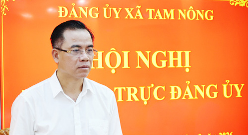 Đồng chí Quách Hải Lý - Bí thư Đảng ủy, Chủ tịch HĐND chủ trì phát biểu kết luận hội nghị.