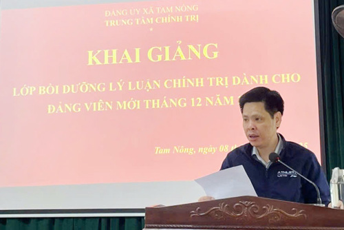 Đồng chí Nguyễn Tuấn Ngọc - Phó Bí thư Thường trực Đảng ủy phát biểu chỉ đạo