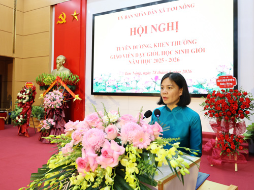 Đồng chí Cao Thị Thu Phương - UVBTV, Phó Chủ tịch UBND xã phát biểu khai mạc