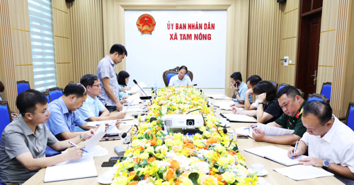 Lãnh đạo Phòng Kinh tế phát biểu tại hội nghị