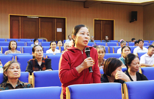 Đại diện các hộ dân phát biểu tại hội nghị