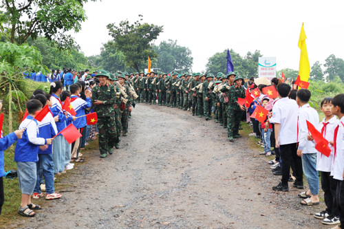 Tạm biệt cán bộ, chiến sỹ Lữ đoàn 249