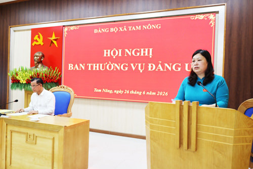 Đồng chí Lê Thị Thu Hiền - UVBTV, Trưởng Ban Xây dựng Đảng phát biểu tại hội nghị