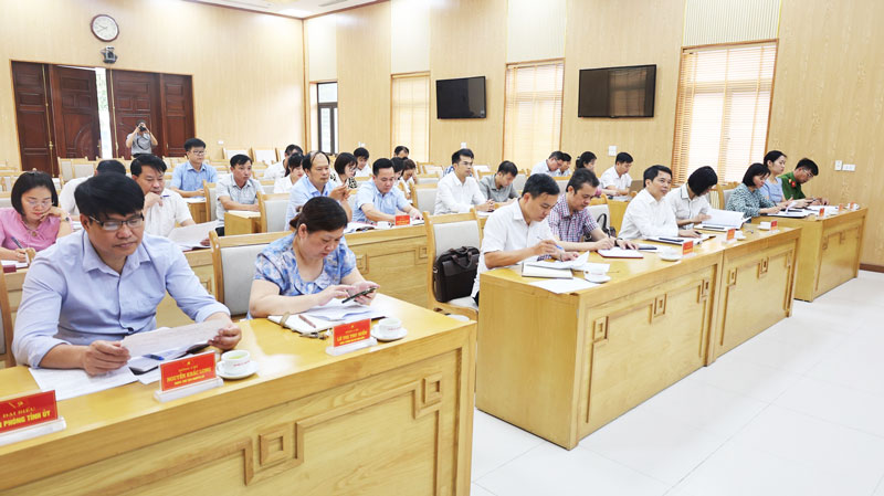 BCH Đảng bộ xã tổ chức hội nghị triển khai một số nội dung quan trọng.