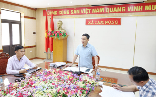 Đồng chí Nguyễn Ngọc Minh – Ủy viên BTV Đảng ủy, Phó Chủ tịch UBND xã phát biểu kết luận hội nghị