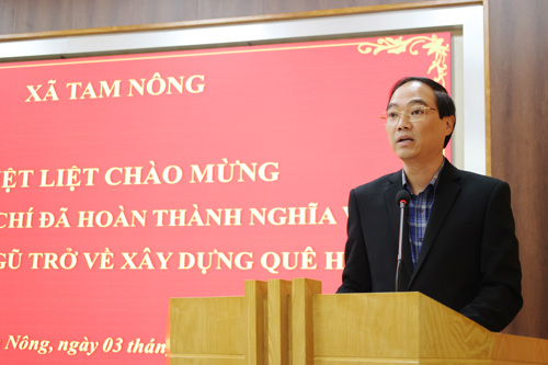 Đồng chí Đỗ Hùng Sơn - Phó Bí thư Đảng ủy, Chủ tịch Ủy ban nhân dân xã phát biểu chào đón các quân nhân hoàn thành nghĩa vụ quân sự trở về địa phương