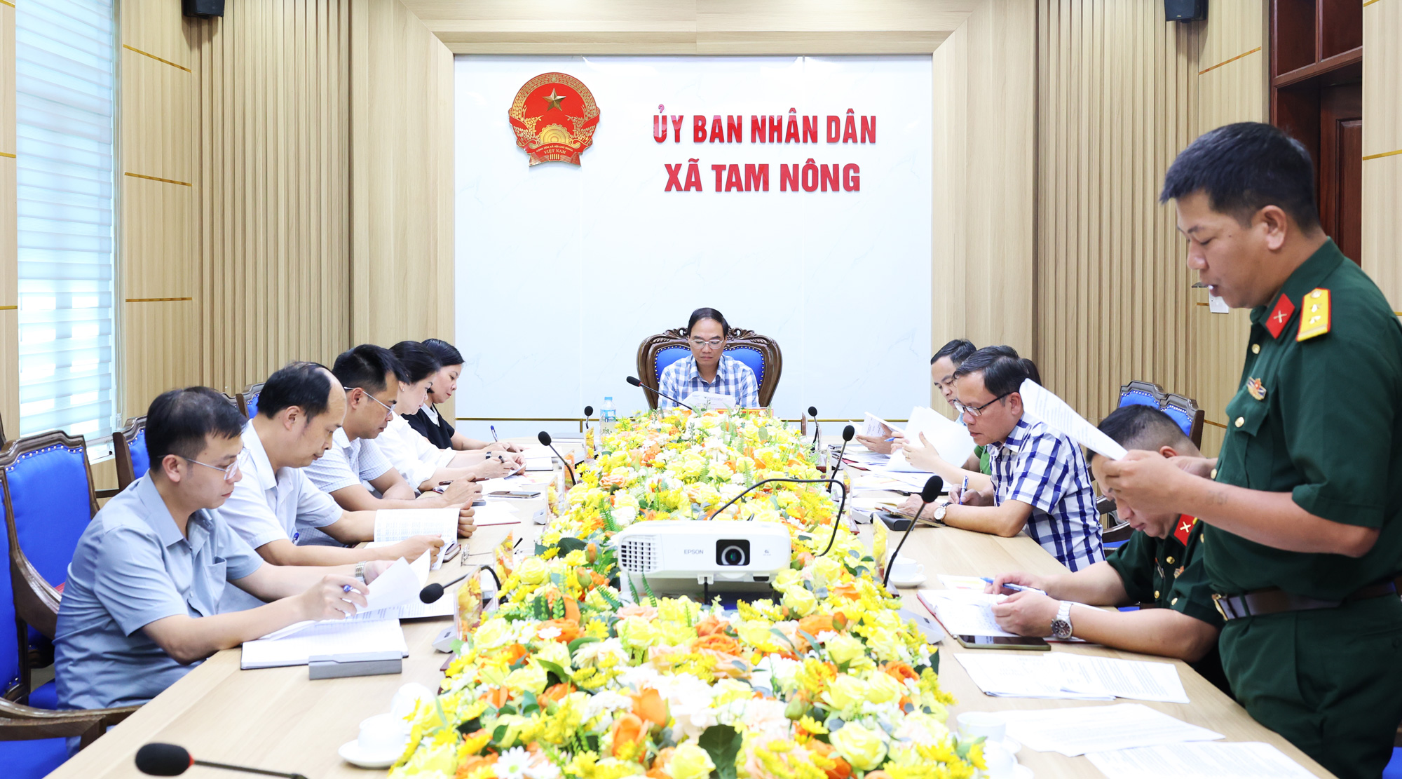 UBND XÃ TAM NÔNG HỌP NGHE VÀ CHO Ý KIẾN VỀ CÁC VẤN ĐỀ QUAN TRỌNG TRÊN ĐỊA BÀN.