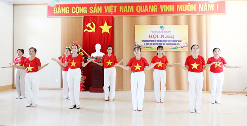 Văn nghệ chào mừng