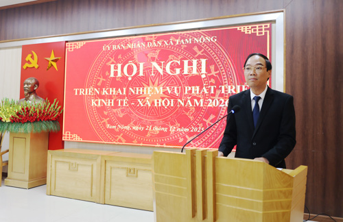 Đồng chí Đỗ Hùng Sơn - PBT Đảng ủy, Chủ tịch UBND xã nhấn mạnh một số nhiệm vụ trọng tâm