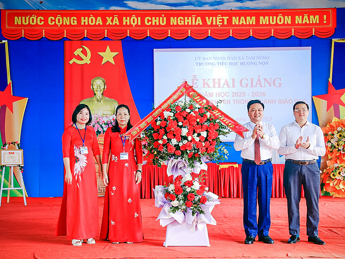 Khai giảng năm học 2025 - 2026: Ngành giáo dục Tam Nông sẵn sàng cho hành trình mới