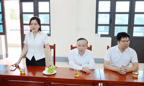 Đồng chí Đinh Thị Phương Thúy - Chánh án Tòa án Nhân dân khu vực 4 phát biểu cảm ơn