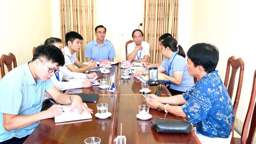 Lãnh đạo xã tiếp công dân trên tinh thần cầu thị, lắng nghe và chia sẻ