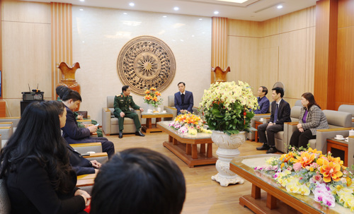 Toàn cảnh buổi thăm và chúc tết của đồng chí UVBCH Trung ương Đảng, Thiếu tướng - Tư lệnh Quân khu II Trần Văn Bắc tại xã Tam Nông