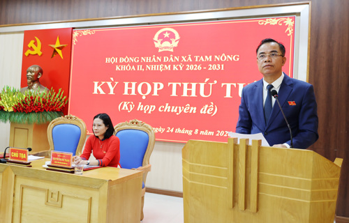 Đồng chí Quách Hải Lý - Bí thư Đảng ủy, Chủ tịch HĐND phát biểu khai mạc kỳ họp
