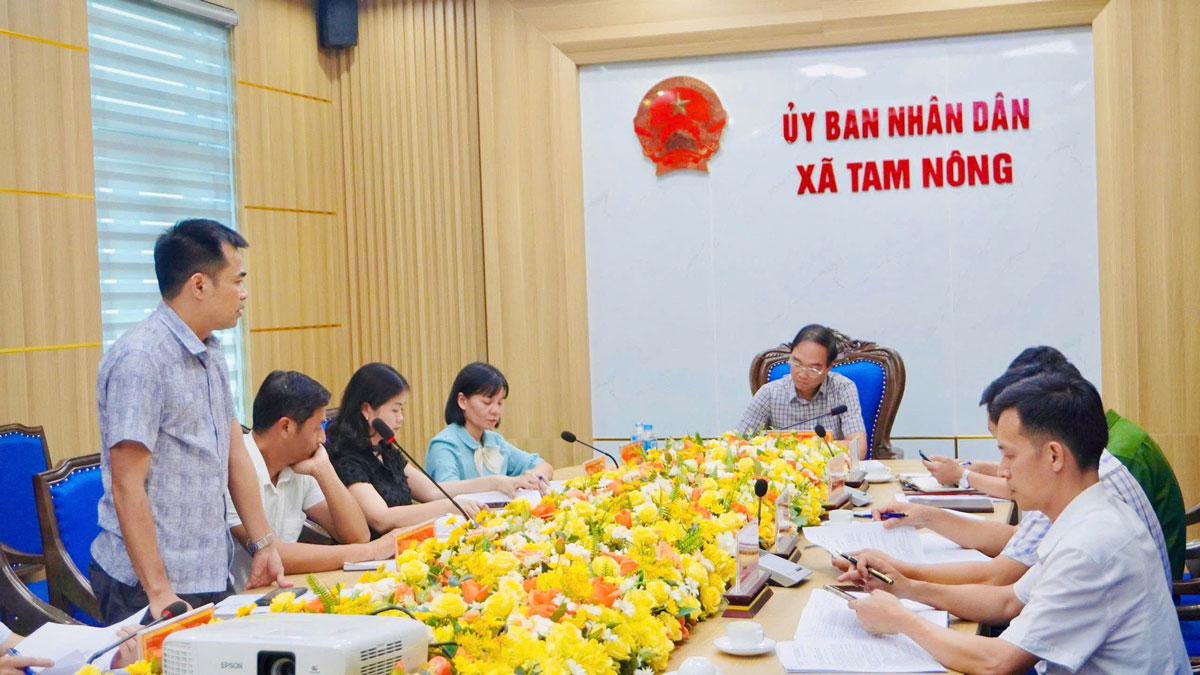 UBND XÃ TAM NÔNG TỔ CHỨC HỘI NGHỊ NGHE CÁC CƠ QUAN, ĐƠN VỊ BÁO CÁO MỘT SỐ NỘI DUNG.