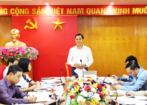 Đồng chí Quách Hải Lý - Bí thư Đảng ủy, Chủ tịch HĐND xã phát biểu chỉ đạo