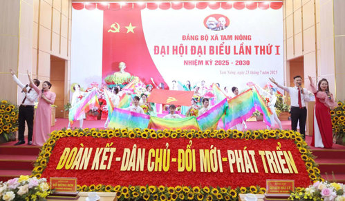 Văn nghệ chào mừng