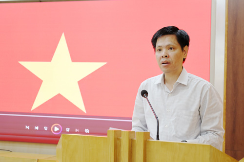 Đồng chí Nguyễn Tuấn Ngọc - Phó Bí thư Thường trực Đảng ủy xã thông tin về tình hình tháng 8 và nhiệm vụ tháng 9/2026