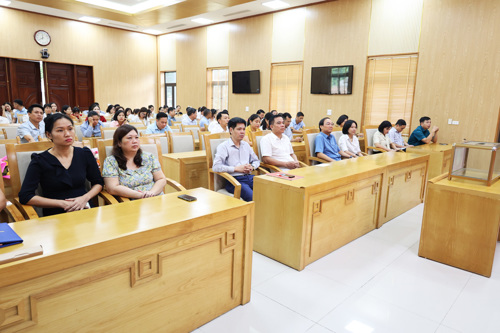 Các đại biểu tham dự Lễ phát động