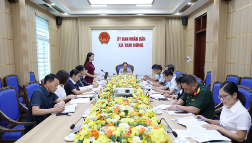 Lãnh đạo Phòng Văn hóa - xã hội phát biểu tại hội nghị