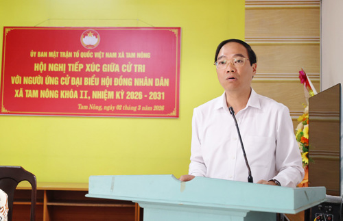 Ông Đỗ Hùng Sơn - PBT Đảng ủy, Chủ tịch UBND xã, ứng cử viên trình bày chương trình hành động