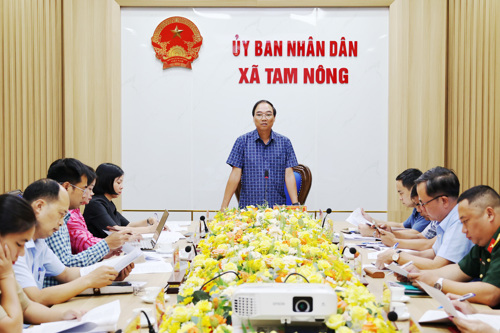 Đồng chí Đỗ Hùng Sơn - Phó Bí thư Đảng ủy, Chủ tịch UBND xã phát biểu chỉ đạo