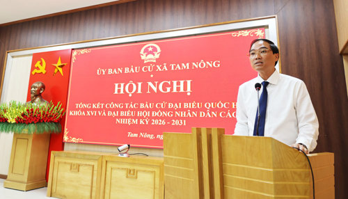 Đồng chí Đỗ Hùng Sơn - Phó Bí thư Đảng uỷ, Chủ tịch UBND xã, Chủ tịch UBBC xã phát biểu tại hội nghị