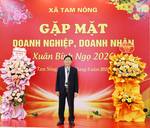 Ông Trần Ngọc Hưng - Chủ tịch HĐQT Công ty TaKao Việt Nam, Chủ tịch Hội Doang nghiệp Tam Nông phát biểu tại buổi gặp mặt