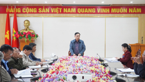 Đồng chí Nguyễn Ngọc Minh - UVBTV, Phó Chủ tịch UBND xã kết luận hội nghị