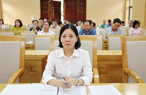 Đồng chí Cao Thị Thu Phương - UVBTV, Phó Chủ tịch UBND xã, Trưởng BTC Đại hội chủ trì hội nghị