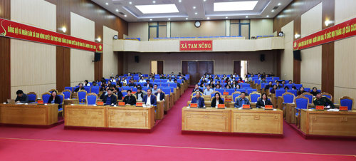 Các đại biểu tham dự tại điểm cầu xã Tam Nông