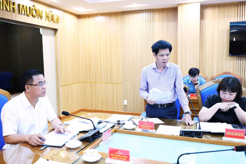 Đồng chí Nguyễn Tuấn Ngọc - Phó Bí thư Thường trực Đảng ủy phat biểu tại hội nghị