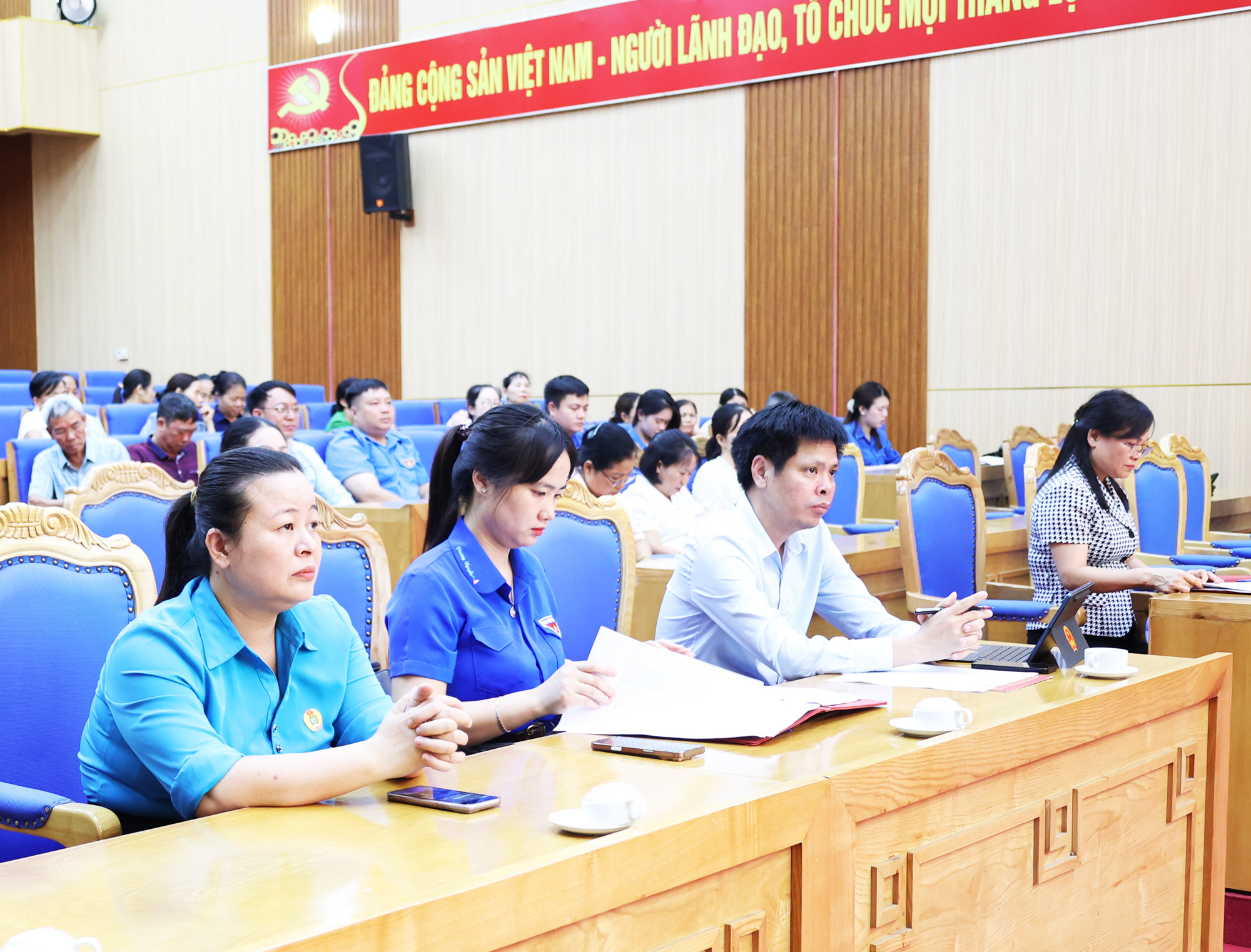 Các tổ chức Chính trị - xã hội triển khai nhiệm vụ 6 tháng cuối  năm 2026 và công bố các Quyết định thành lập Chi hội Phụ nữ - Chi hội Nông dân - Chi Đoàn TNCS Hồ Chí Minh ở các thôn mới. 
