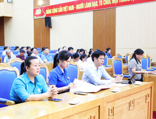 Các đại biểu tham dự hội nghị