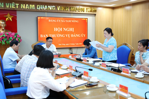 Đồng chí Lê Thị Thu Hiền - UVBTV, Trưởng Ban Xây dựng Đảng phát biểu tại hội nghị
