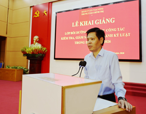 Đồng chí Nguyễn Tuấn Ngọc - Phó Bí thư Thường trực Đảng ủy xã Tam Nông phát biểu khai mạc