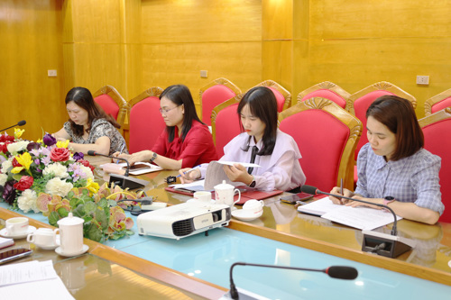 Các đại biểu tham dự hội nghị