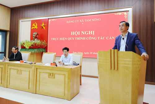 Đồng chí Quách Hải Lý - Bí thư Đảng ủy, Chủ tịch HĐND xã phát biểu chỉ đạo